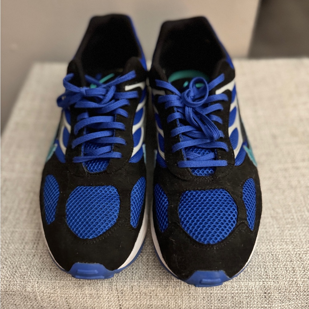 Nike Black and Blue Athletic Shoes